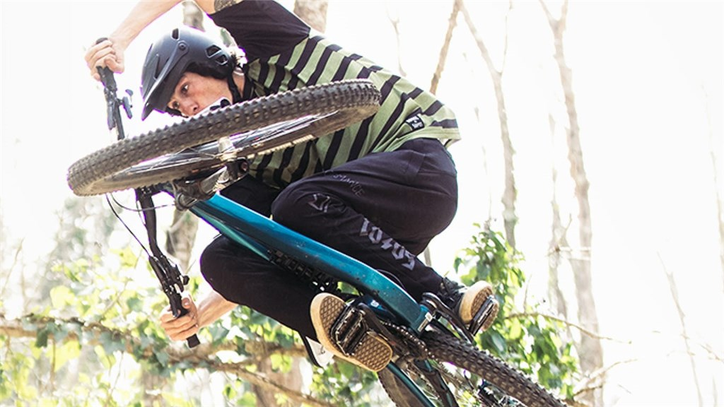 Giro Tyrant Spherical MIPS Mountainbike Helm in GRAU