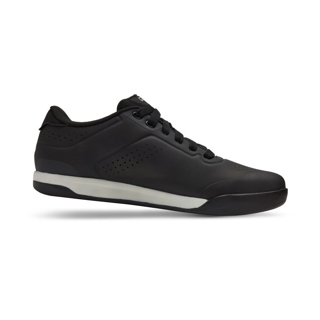 Giro Latch Flatpedal Schuhe in SCHWARZ