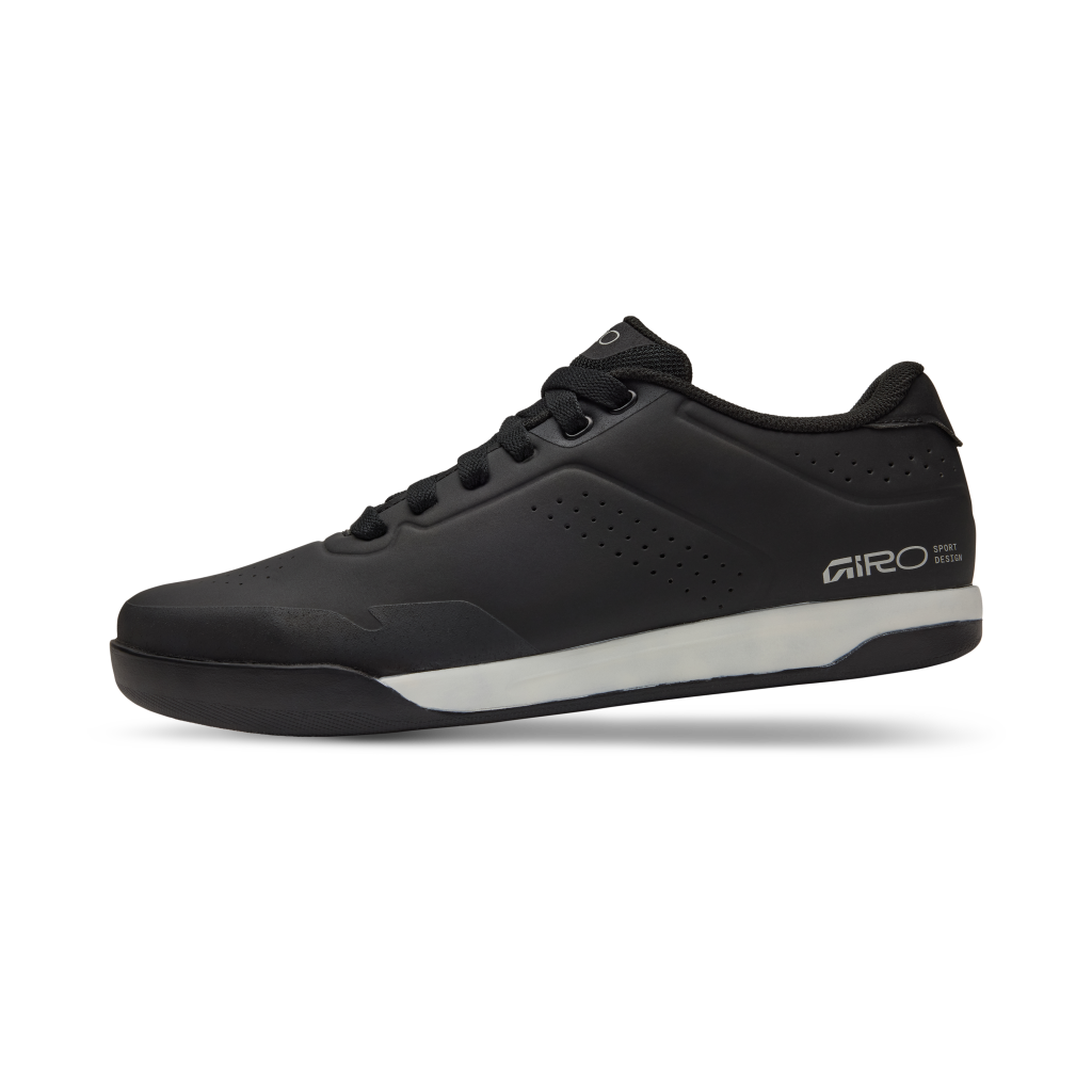 Giro Latch Flatpedal Schuhe in SCHWARZ