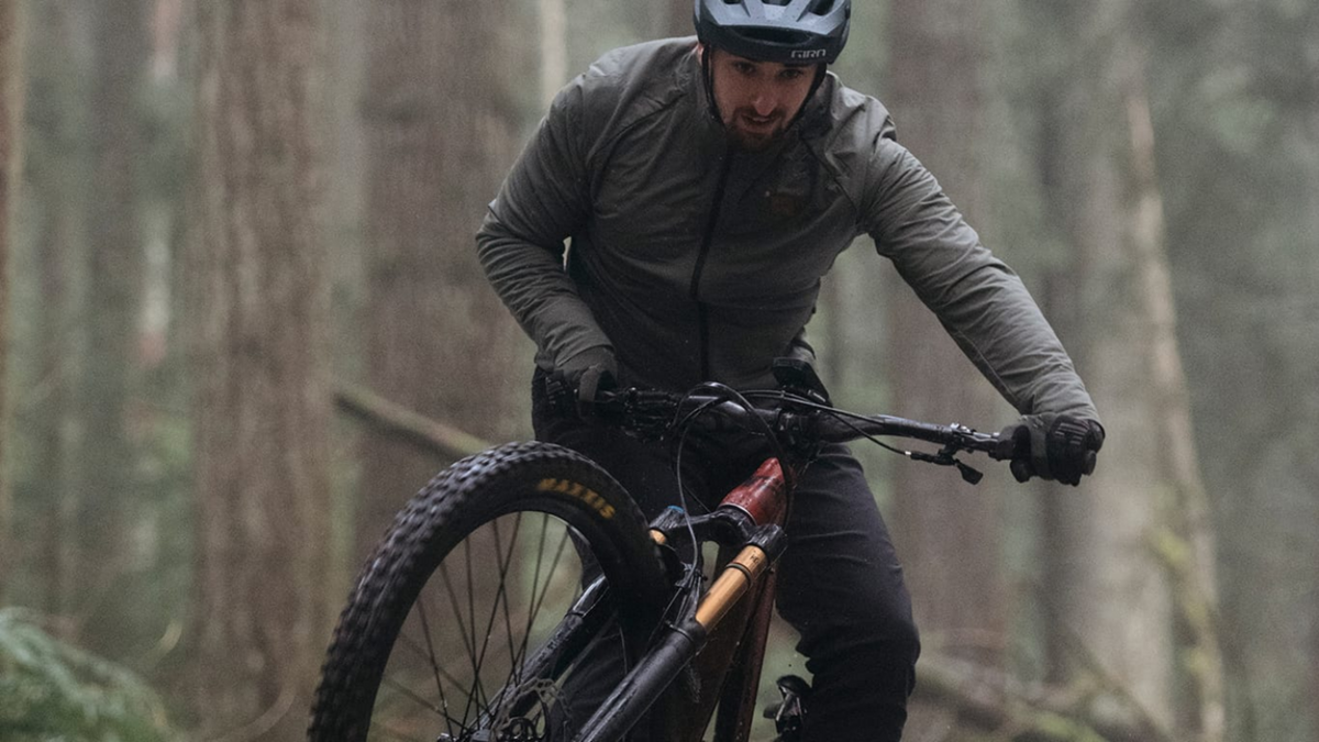 Giro M Cascade Insulated Jacket in SCHWARZ
