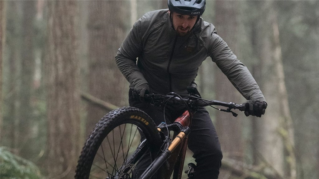 Giro M Cascade Insulated Jacket Thermojacke in SCHWARZ