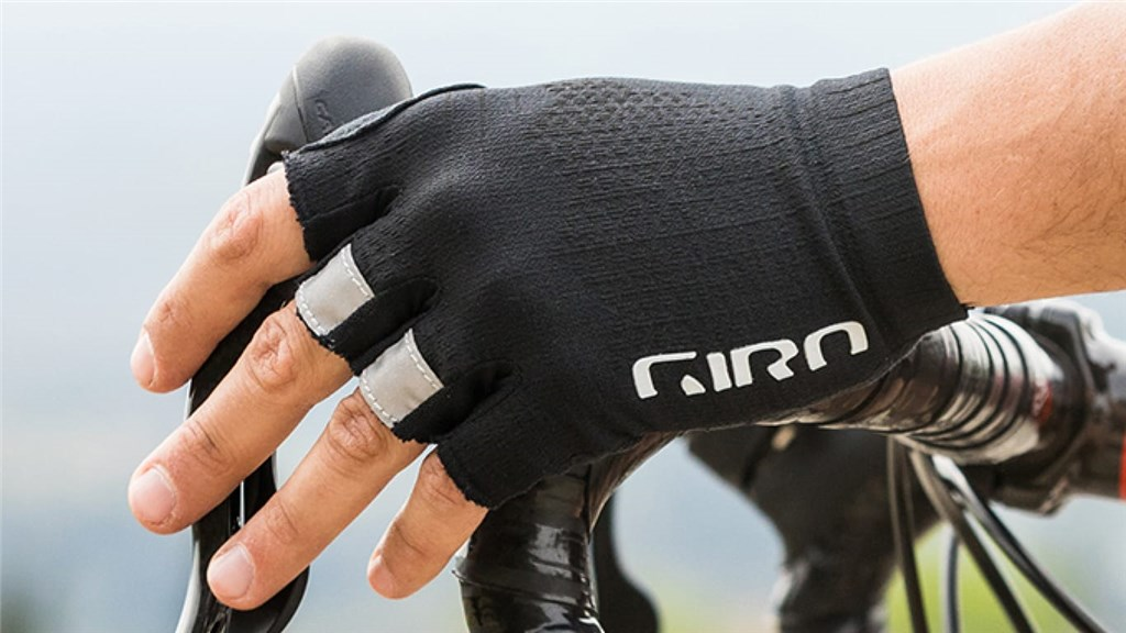 Giro Xnetic W Road Velohandschuhe kurz in SCHWARZ