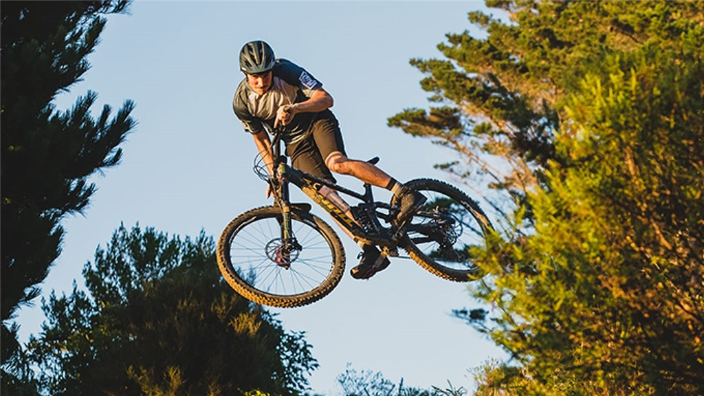 Giro Latch Flatpedal Schuhe in SCHWARZ