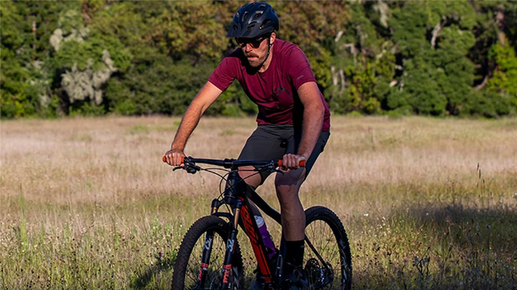 Giro Fixture II MIPS Mountainbike Helm in GELB