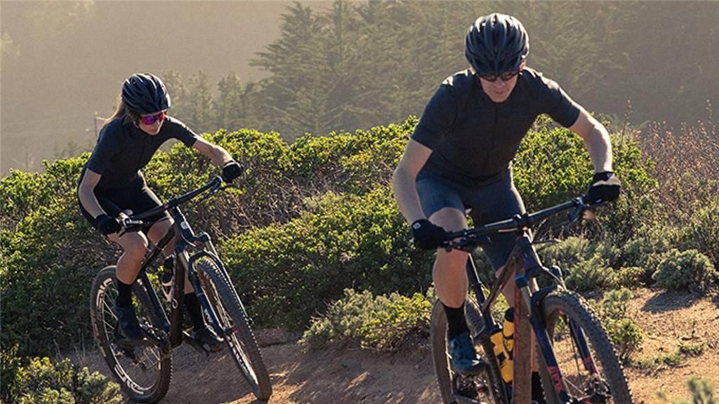 Giro Artex MIPS Mountainbike Helm in SCHWARZ