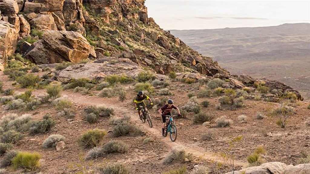 Giro W Arc Short w/ Liner Velohose in SCHWARZ