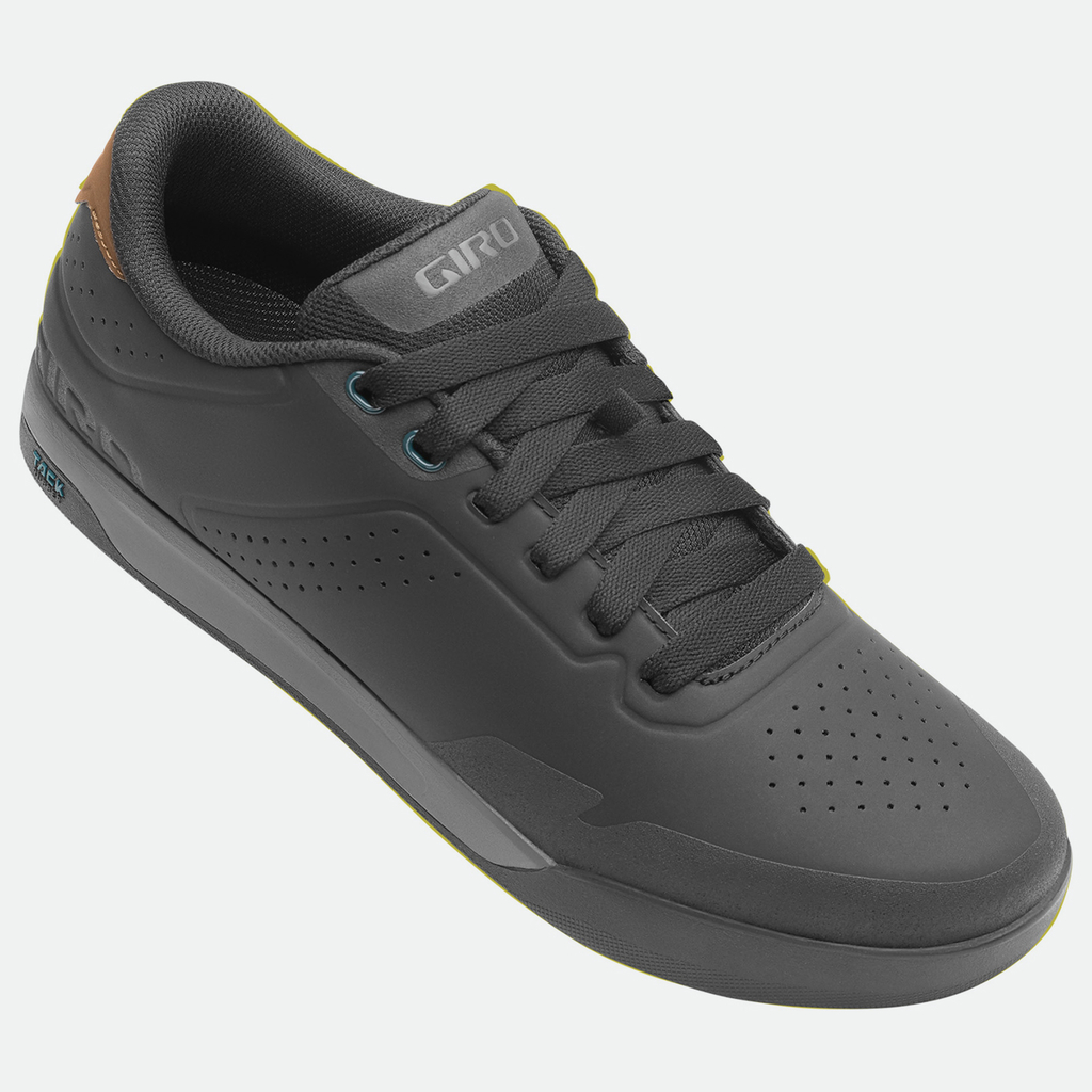 Giro Latch Flatpedal Schuhe in SCHWARZ