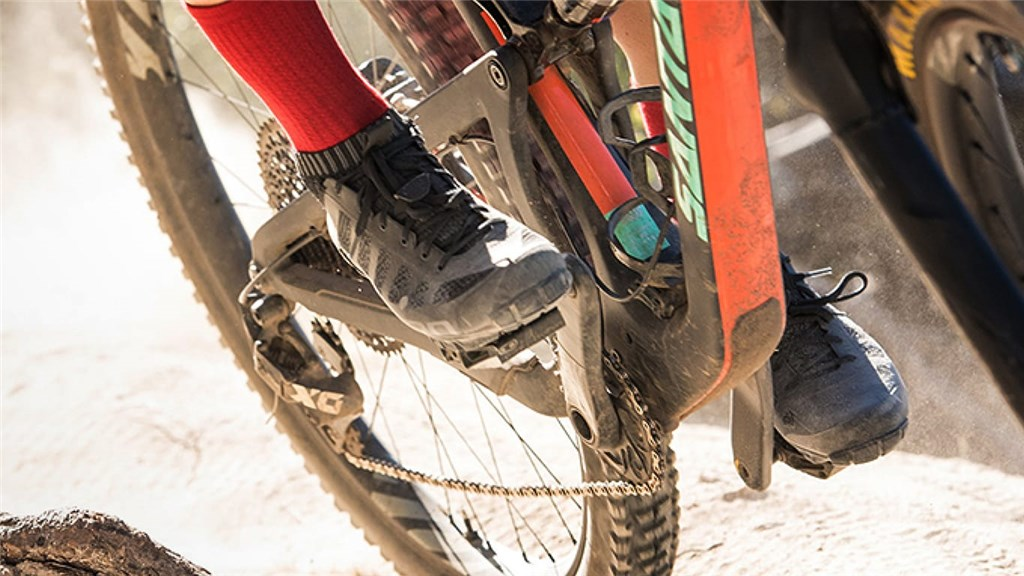 Giro Comp Racer High Rise Socken in GRAU